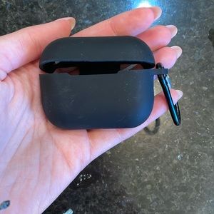 barely used airpods pro 2 case